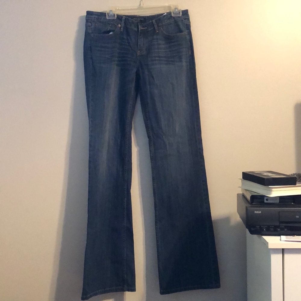 MEDIUM WASH BOOTCUT JEANS